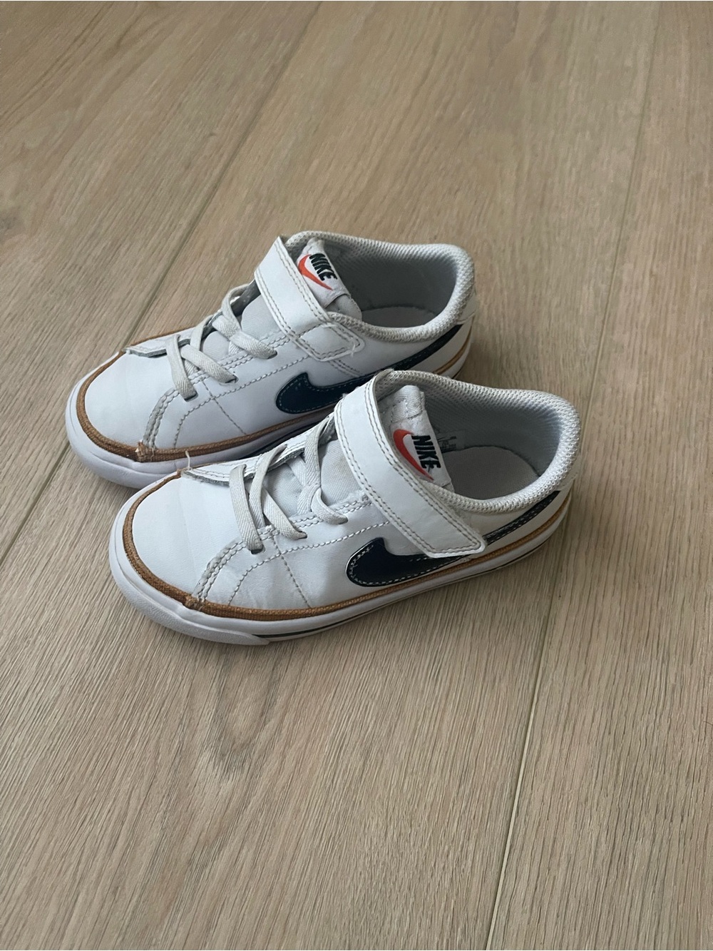 Nike Court Legacy